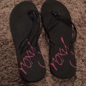 Roxy flip flops